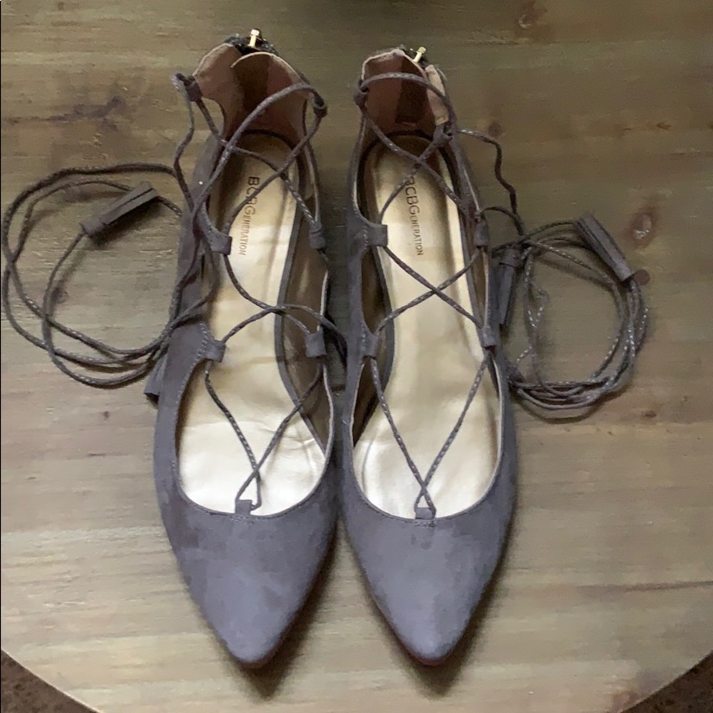 BCBG women’s flats